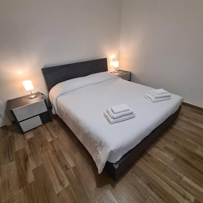 Apartment Garibaldi Pavia Ngoại thất bức ảnh